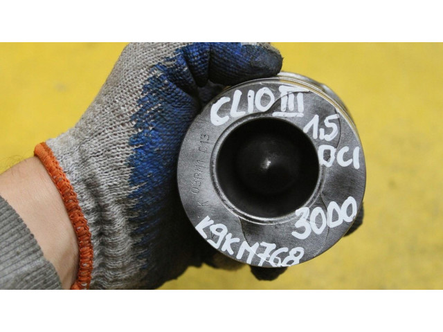  Поршень с шатуном    Renault Clio III  