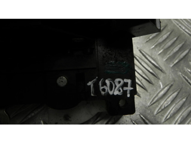 Zámek zadních dveří 2S4AA26412CB, T6087   Ford Mondeo Mk III 2004