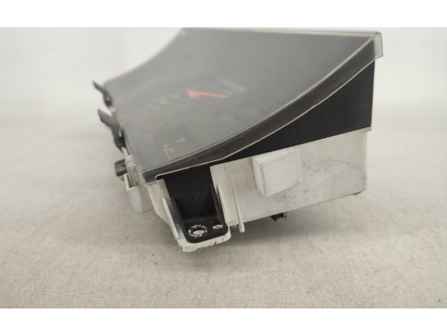 Přístrojová deska Toyota Starlet (P70) III 1984 8301010610