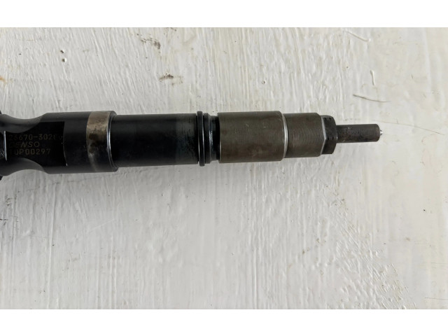 Vstřikovač 2367030280, 2367039186 Toyota Land Cruiser (J120) 1KDFTV