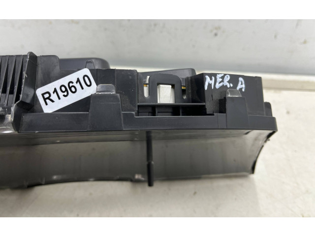 Панель приборов 13214771LP   Opel Meriva A       