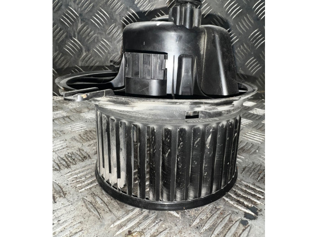 Вентилятор печки    1K1819015E   Volkswagen Caddy