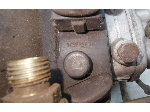 Vstřikovací lišta 0438121076, 051133353 Volkswagen PASSAT B3