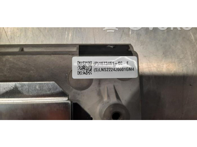 Дисплей Tesla Model S