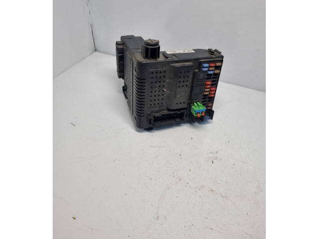 Блок предохранителей 30728542, 00005475519 Volvo S80