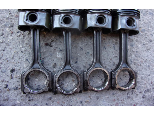  Поршень с шатуном    KIA Ceed  