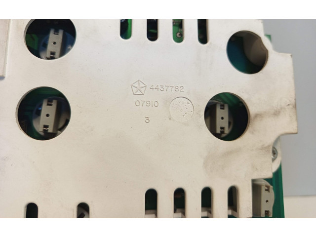 Přístrojová deska Chrysler Voyager 04685629