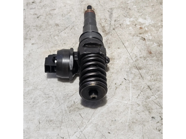 Vstřikovač 07Z130073FX   Volkswagen Transporter - Caravelle T5  pro naftový motor 2.5  