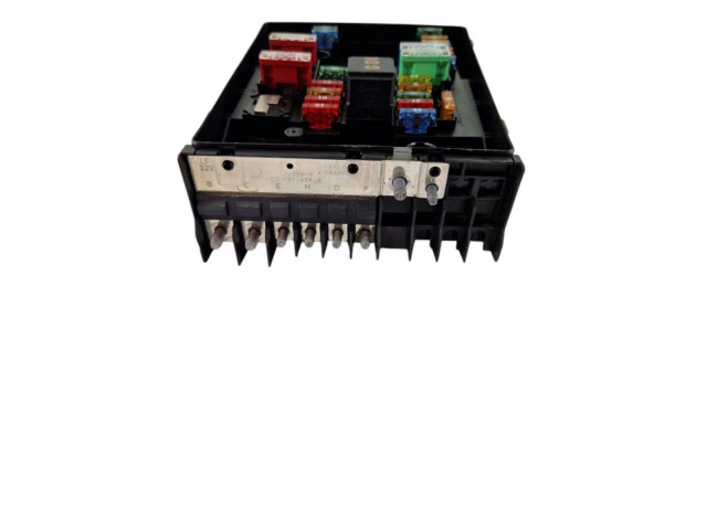 Блок предохранителей 2K0937808A, 01718130   Volkswagen Caddy    