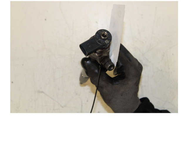 Форсунка 0445110471, 04L130277AE    Audi A5 8T 8F  CNH 