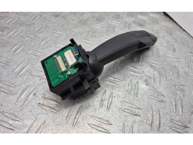 Ручка стеклоочистителей 31275359 Volvo V70