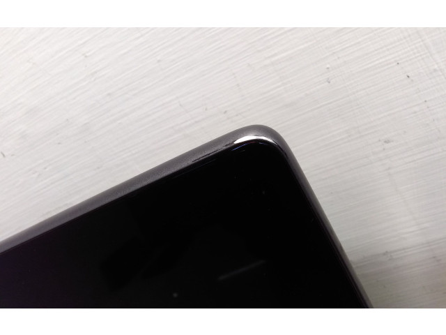 Дисплей    175656600D   Tesla Model 3