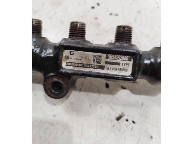 Топливная рампа 9654592680   Volvo V70  