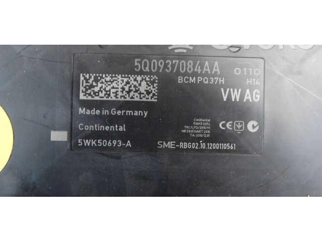 Блок комфорта 5Q0937084AA Skoda Octavia Mk3 (5E)