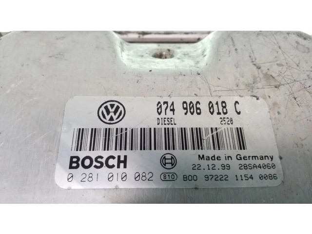 Řídící jednotka 074906018C, 0281010082 Volkswagen Transporter - Caravelle T4 2001