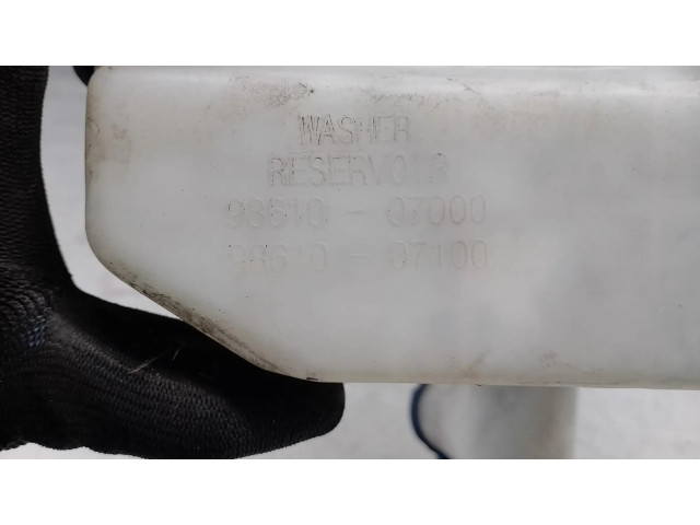 Бачок оконной жидкости    