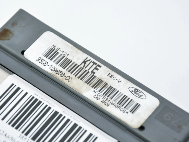 Блок управления двигателем Блок управления 95GB-12A650-CC   Ford Scorpio