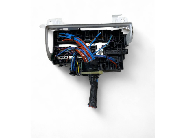 Блок предохранителей 31384034   Volvo XC90    