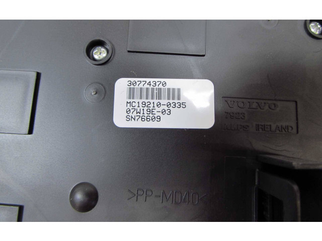 Блок управления климат-контролем 30774370, 51348   Volvo V70