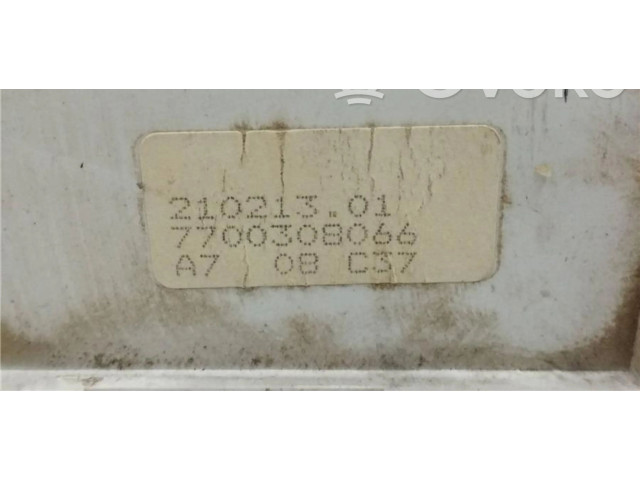 Přístrojová deska Renault Express 1997 7700308066, 0090059