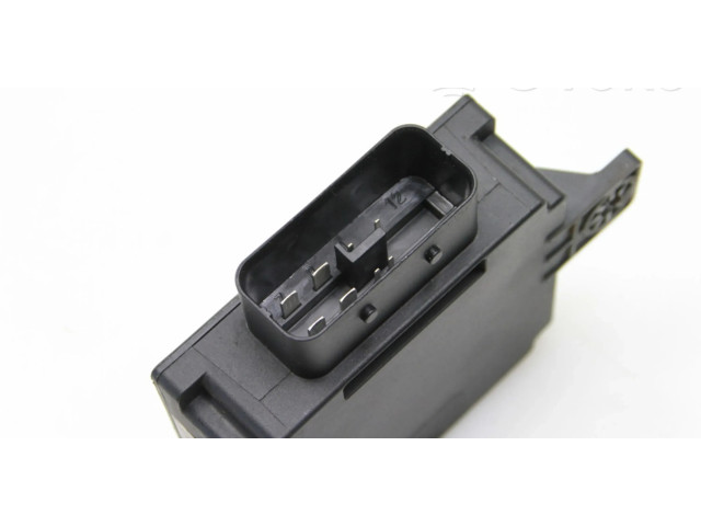 Блок управления PE0318572 Mazda CX-3