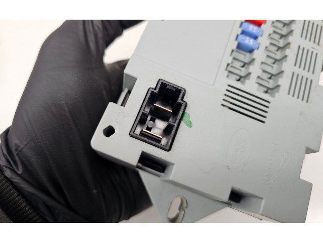 Блок предохранителей CPLA14Q073AA, 73707520 Jaguar XE