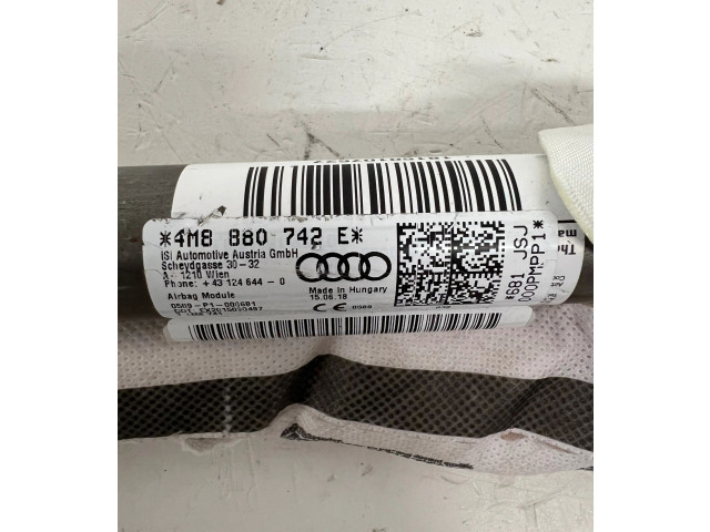 Боковая подушка безопасности 4M8880742E   Audi Q8
