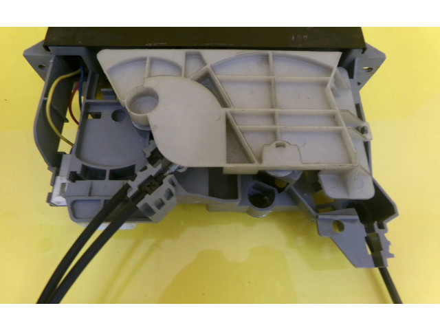 Блок управления климат-контролем    Mazda 323 F