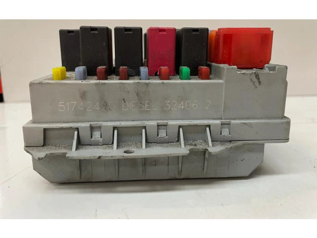 Блок предохранителей 51742420, 51742420   Alfa Romeo GT    