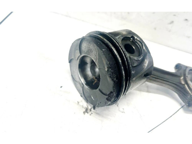 Поршень с шатуном Volvo S60