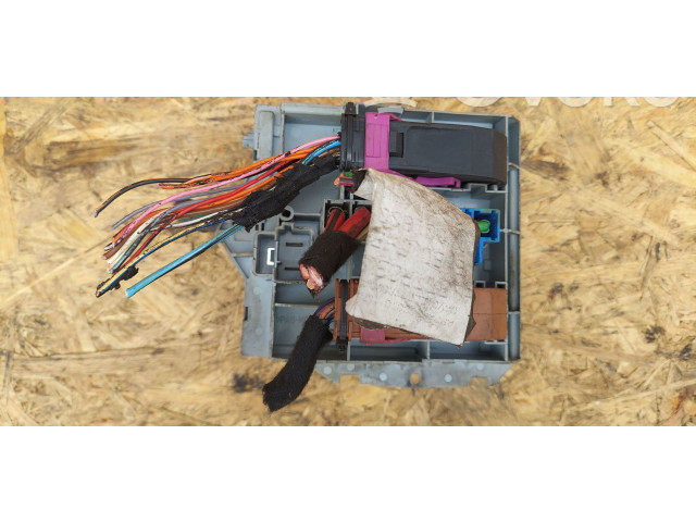 Блок предохранителей  46846105   Fiat Stilo    