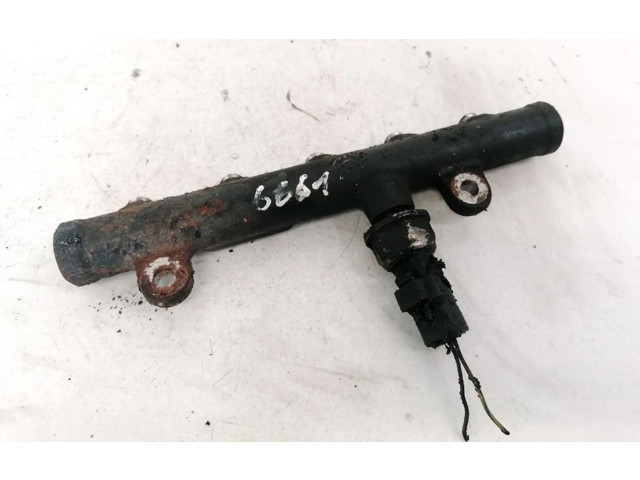 Топливная рампа 9654726280, 05257003331 Volvo S40