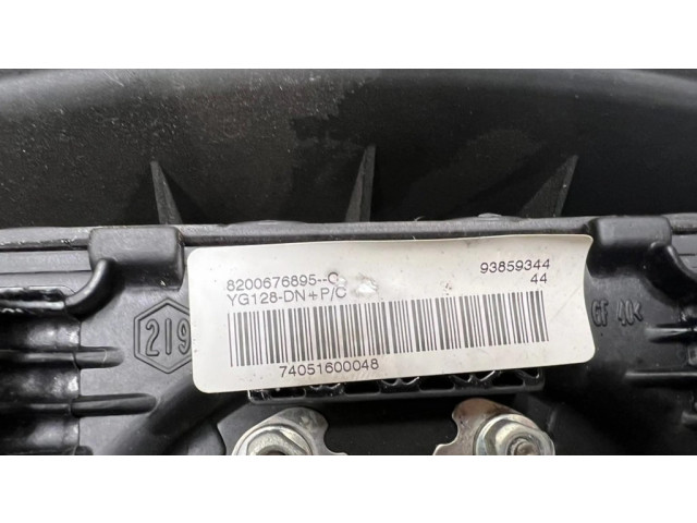 Подушка безопасности водителя 8200676895   Renault Trafic II (X83)