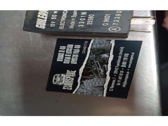 Pojistková skříňka 3301 Nissan Patrol 260 1989