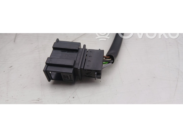 Зеркало электрическое Skoda Fabia Mk2 (5J) 2007 - 2014 года