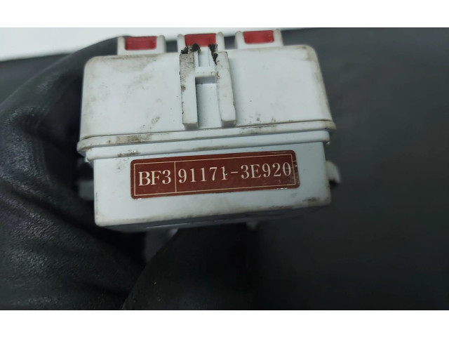 Блок предохранителей 911713E920   KIA Sorento    