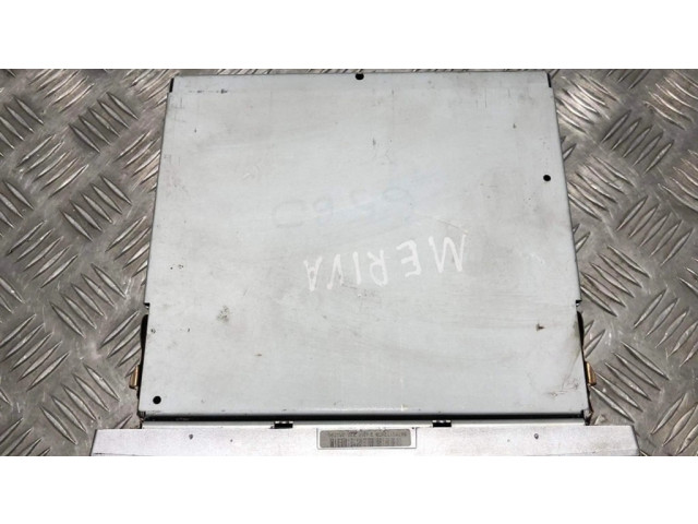 Радио/ проигрыватель CD/DVD / навигация