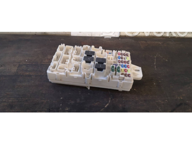 Блок предохранителей 03383G01, 03383G01 Mitsubishi L200