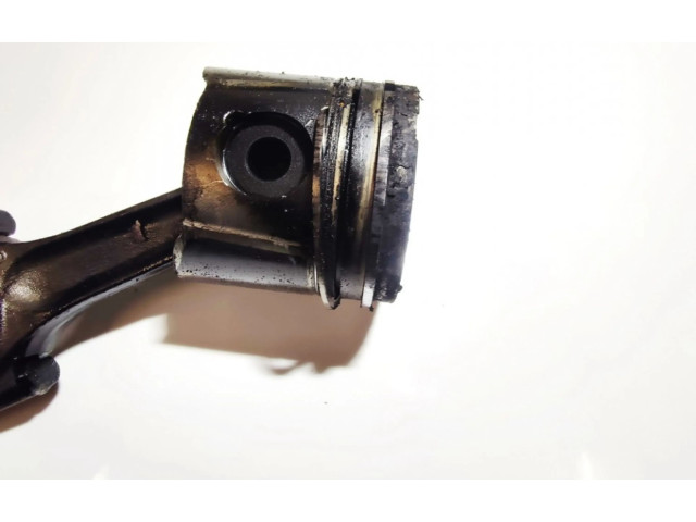  Поршень с шатуном    Peugeot Expert  