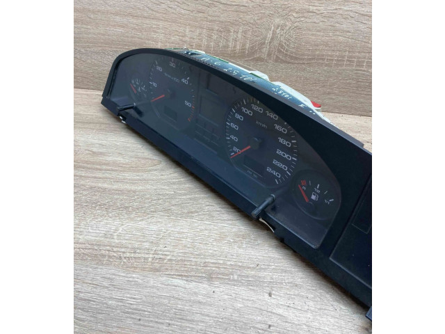 Přístrojová deska Audi A6 S6 C4 4A 1994 88311219, 88356341