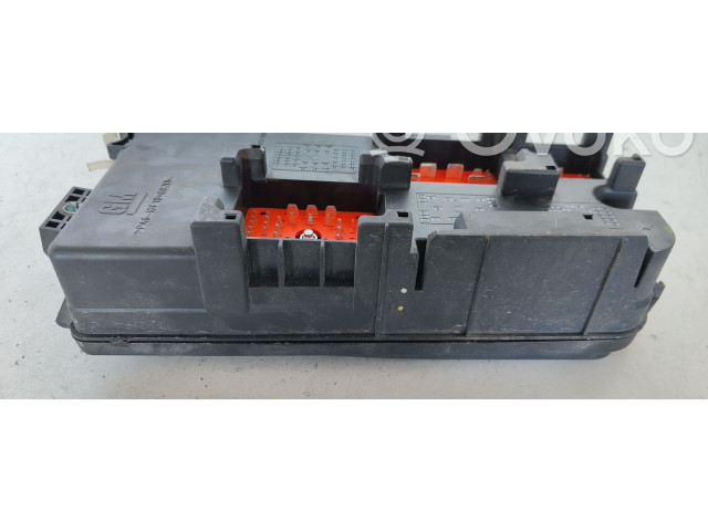 Блок предохранителей 460023260   Saab 9-3 Ver2    