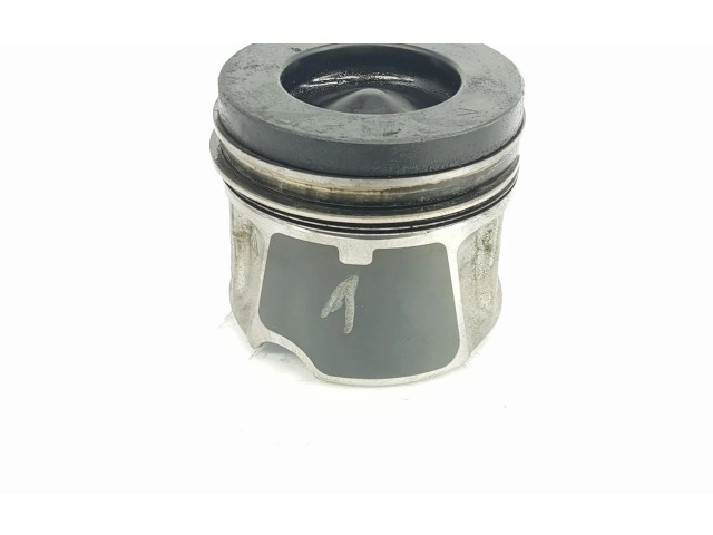 Píst 95517816, 4407965 Opel Vivaro