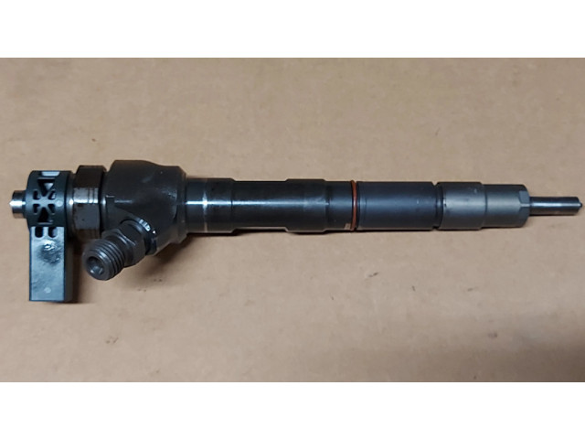 Vstřikovač 04L130277AJ   Skoda Octavia Mk3 (5E)  pro naftový motor 1.6 CLHA 