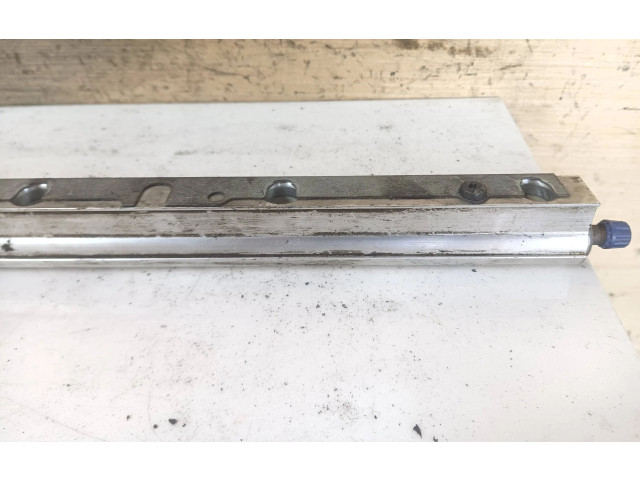 Топливная рампа 9202710   Volvo XC70  