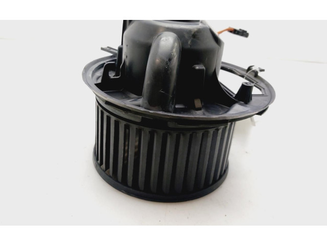 Вентилятор печки 1K1819015F Audi Q3 8U