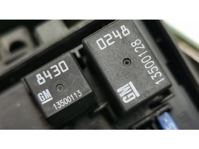 Блок предохранителей 13255300, 529050199 Chevrolet Orlando