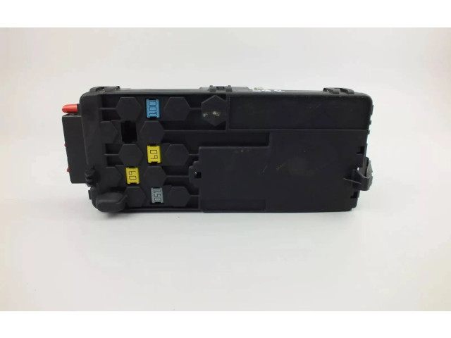 Pojistková skříňka 2115452601 Mercedes-Benz R W251 2006