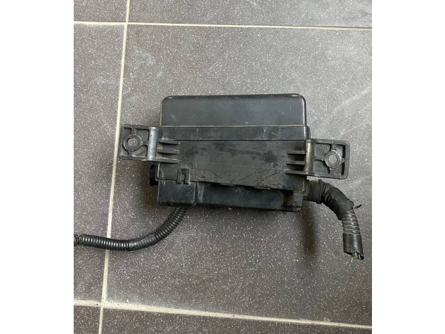 Блок предохранителей 0K53A67BX1 KIA Sorento