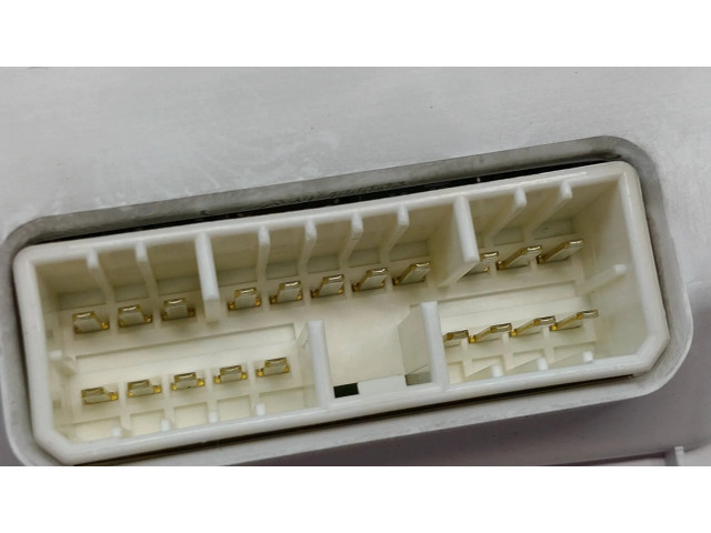 Přístrojová deska Hyundai Tucson JM 2005 940132E460