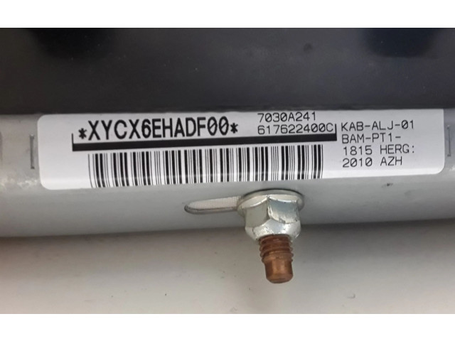 Подушка безопасности для колен 7030A241 Mitsubishi ASX